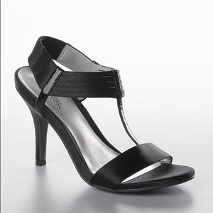 **HOST PICK** Kenneth Cole Reaction Know Way Heel